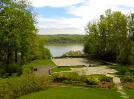 Butter milk falls inn