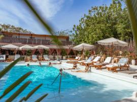 Bora Bora Beach Club Cartagena، فندق في إيسلا غراندي