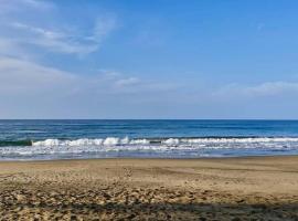 Villa Con Piscina Bbq Y Acceso Privado A La Playa, hotel in Los Panamaes