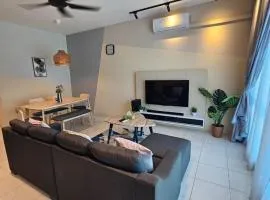 CozyHome - 3 bedroom Town House with unlimited free Wi-Fi