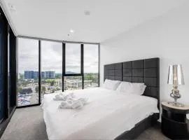 Modern Chic 1-Bedroom Apartment with Parking
