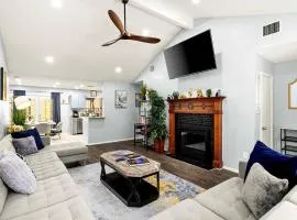 5BR Retreat with Game Room, Hot Tub & Big Yard - Sleeps 16 - 15 min to DT