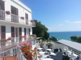 Camera Vista Mare Sunrise-Top Panorama-Only Adults