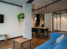 Carlo Apartments