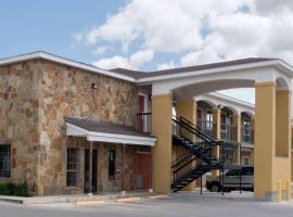 Super 8 by Wyndham San Antonio Near Fort Sam Houston, motel ở San Antonio
