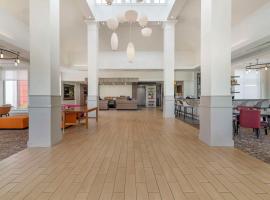 Hilton Garden Inn Portland Airport, hotel with hot tubs in Portland