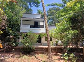 Licence To Chill Homestay Villa, vila v destinaci Pūvār