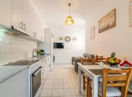 Ariella, Cozy Apartment Near the Beach