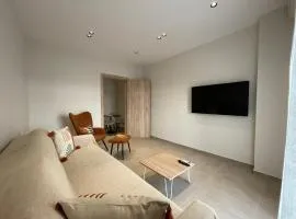 Apartment Laoura Madouki