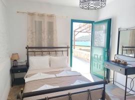 Simousi Studio 1 sea view on the beach, nhà nghỉ dưỡng ở Kithnos