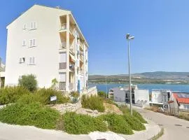 Apartments with parking space Mastrinka, Ciovo - 24035