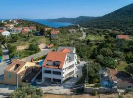 Apartments with parking space Sveti Jakov, Losinj - 24153