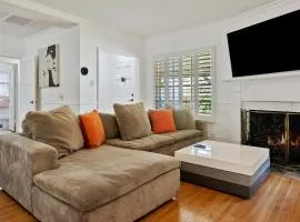 Modern 4bed 3bath home with piano near Universal Studio & Hollywood for 10