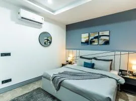 BedChambers Luxury Apartment Near Golf course Road