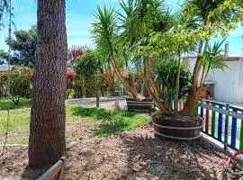 Espectacular casa moderna con jardín y terraza