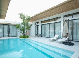 Mouana Breeze Mai Khao 4-bedroom Pool Villa 9918, hotel in Mai Khao Beach