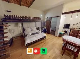 Folkloric loft - Ulita Romaneasca (brown)