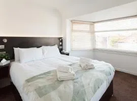 Cosy 3 bedroom house in quiet residential area