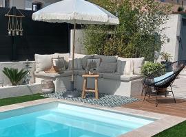 Jolie villa Lalou Côte d'Azur trois chambres, hotel in Fréjus