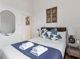 Acton Central Apartment