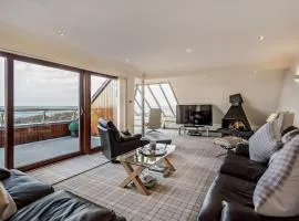 Penthouse Golf View Apartments