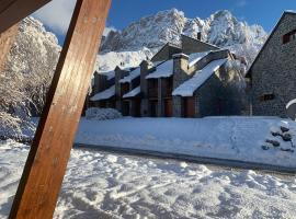 Chalet Anayet Lodge Luxury 5 Stars in Formigal, prabangusis vie&scaron;butis mieste Formigal