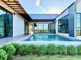 Chomnok Chomna Pool villa