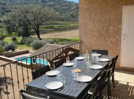 Maison calme au cœur des vignes, hotel a Cogolin