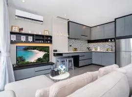 Tropics Kamala Hill View Suite CTG P610 near Beach and Fantasea