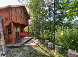 Idyllic Cabin Retreat Only 5 Minutes Away From Nelson, hotel v destinaci Nelson