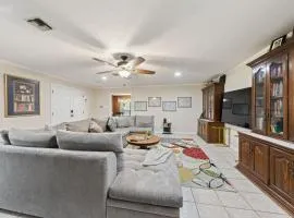 Cajun Stays Cozy 3BR Ranch Near Lafayette with WiFi and Parking