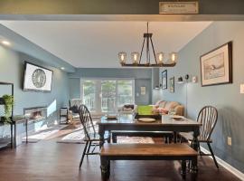 Moose Tracks Lodge - Pool, Hot Tub, Golf, Sauna, отель в Киллингтоне