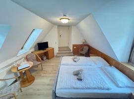 Hotel Müritzlicht, hotel v destinaci Waren