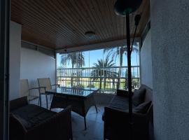 Florazar I frente a la playa, hotel em Cullera