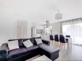 Perollier - CI - Lyon 2 - Bedroom apartment with balcony and pool