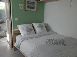 Studio indépendant au calme