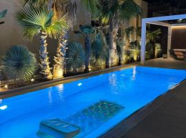 Villa Azul, hotel sa Palasë