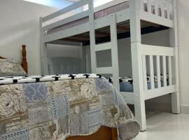 Studio no Condomínio dos Pássaros em Cabo Frio e Belas Praias, hotel cápsula en Cabo Frío