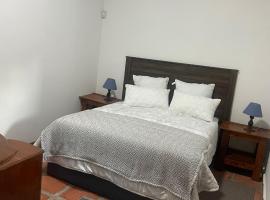 67 on Wehmeyer Dorpshuisie, hotel with parking in Willowmore