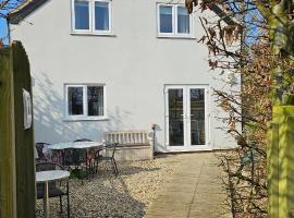 Farthing Cottage, hotel with hot tubs in Norwich
