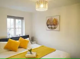 Elegant 5 Bedrooms, Sleeps 10, Free Parking, Near NEC and Airport, Contractors