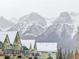 Scenic 2BR Haven with MTN Views Near DT Banff