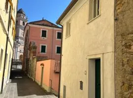 La Tisbe, una casa nel borgo medievale di Castelnuovo Magra