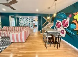 Sunrise Playce-Designer Beach Retreat + Pool Table