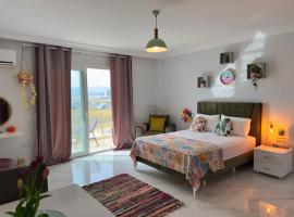 Lavender Homes Iskele - Cosy Studio with Pool, hotel i Famagusta