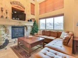 Eden Townhome with Mtn View and Shuttle to Powder Mtn!