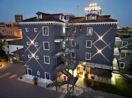 Momi's Hotel