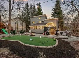 Sleeps 15 Sauna Hot Tub Fire Pit & Putt Putt