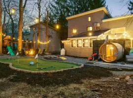 Sleeps 15 Sauna Hot Tub Fire Pit & Putt Putt