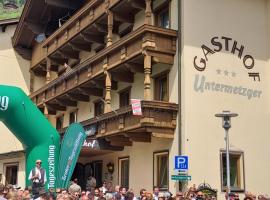 Hotel Untermetzger, hotel v destinaci Zell am Ziller